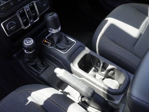 New 2026 Jeep Gladiator Sport AWD/4WD image 18