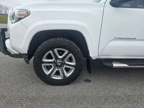 Used 2016 Toyota Tacoma Limited w/ Towing Package image 26