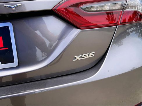 Used 2023 Toyota Camry XSE FWD image 10