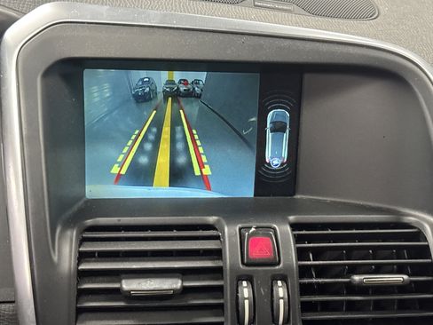 Used 2016 Volvo XC60 T5 Platinum image 15