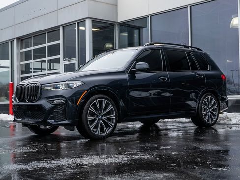 Used 2022 BMW X7 M50i image 3
