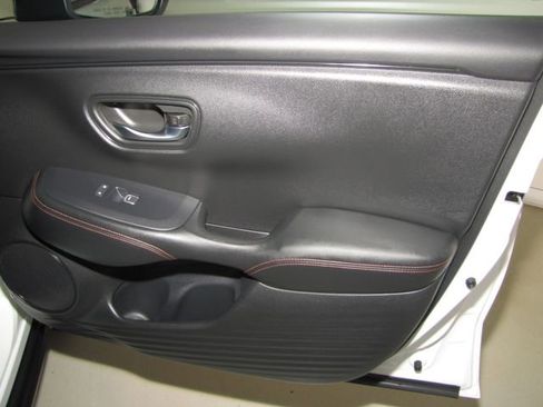 Used 2024 Honda HR-V Sport image 19