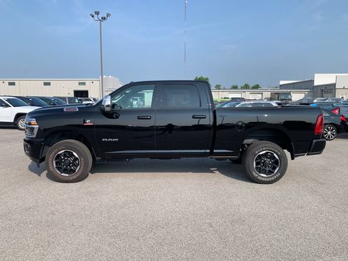 Used 2026 RAM 2500 Laramie AWD/4WD image 3