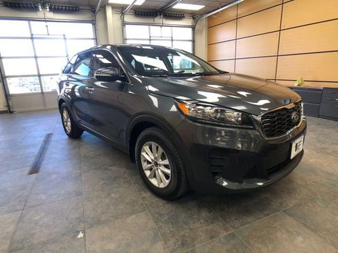 Used 2020 Kia Sorento LX image 1