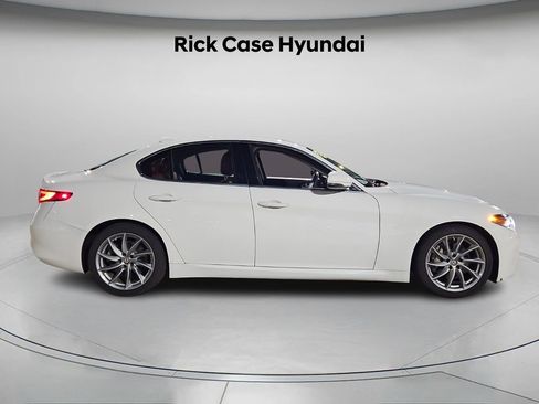 Used 2020 Alfa Romeo Giulia image 4