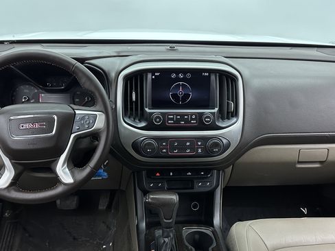 Used 2015 GMC Canyon SLT image 29