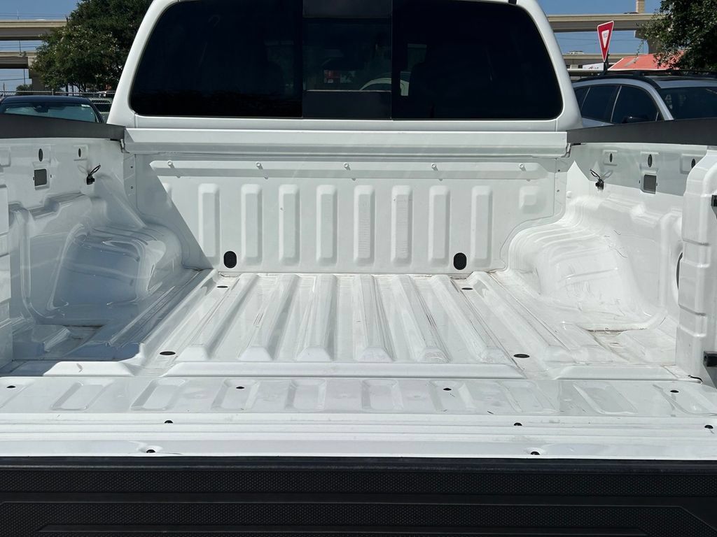 Used 2026 Nissan Frontier PRO-4X AWD/4WD image 13