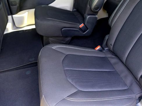Used 2022 Chrysler Voyager LX FWD image 24