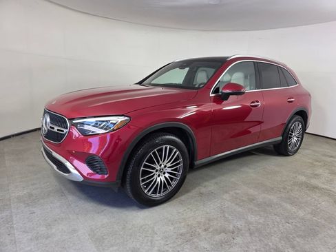Certified 2026 Mercedes-Benz GLC 300 image 8