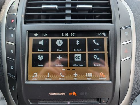 Used 2017 Lincoln MKC Select w/ Select Plus Package AWD/4WD image 13