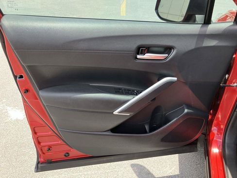 Used 2023 Toyota Corolla Cross XLE image 14