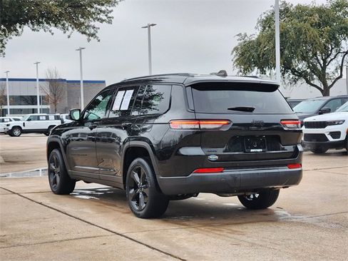 Used 2024 Jeep Grand Cherokee L Laredo image 5