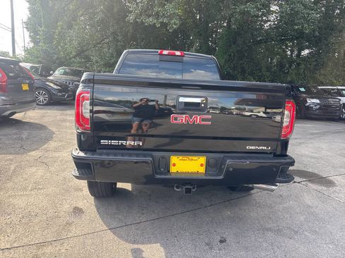 Used 2018 GMC Sierra 1500 Denali w/ Denali Ultimate Package AWD/4WD image 6