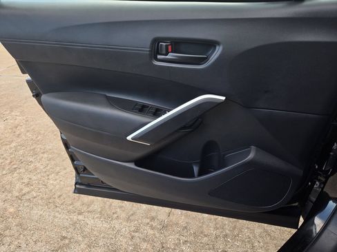 Used 2026 Toyota Corolla Cross LE FWD image 26