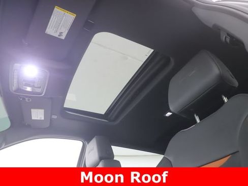 Used 2023 GMC Sierra 1500 AT4 w/ Technology Package AWD/4WD image 18