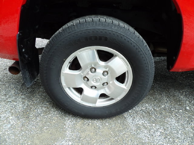 Used 2007 Toyota Tundra SR5 AWD/4WD image 9