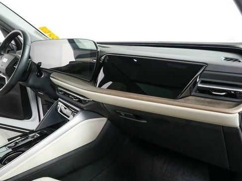 Used 2025 Audi Q5 Premium w/ Convenience Package image 24