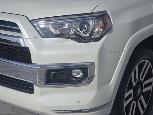 Used 2022 Toyota 4Runner Limited image 11