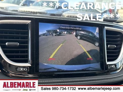 Used 2022 Chrysler Pacifica Touring-L image 25