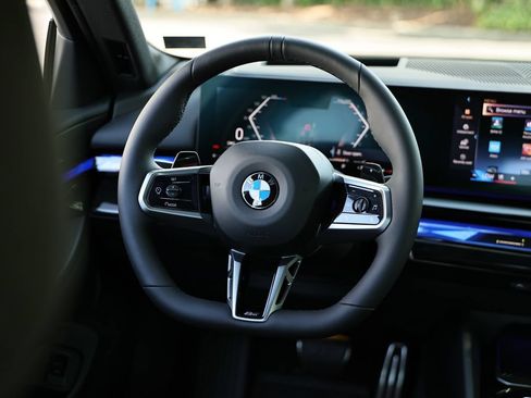 Used 2027 BMW 530i xDrive w/ M Sport Package AWD/4WD image 27
