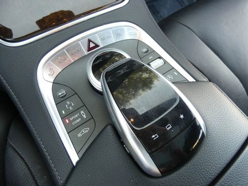 Used 2015 Mercedes-Benz S 550 Sedan image 63