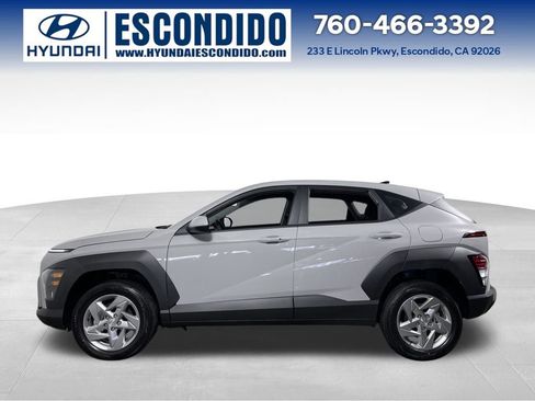 New 2026 Hyundai Kona SE image 2