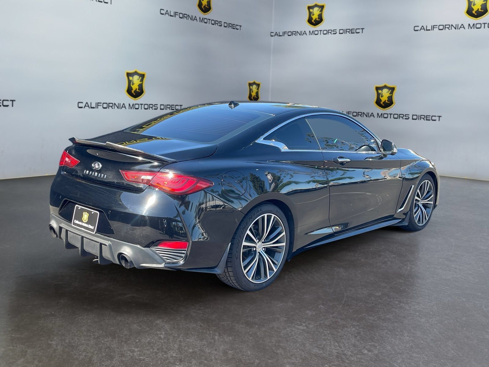 Used 2017 INFINITI Q60 3.0t w/ Premium Plus Package 3.0T RWD image 5