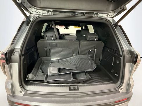 Used 2026 Chevrolet Traverse LT w/ Driver Confidence Package image 28
