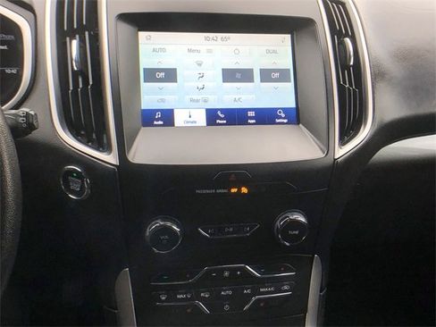 Used 2020 Ford Edge SEL image 18