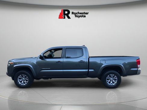 Used 2016 Toyota Tacoma SR5 w/ SR5 Appearance Package (SN) AWD/4WD image 4