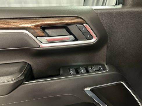 Used 2025 Chevrolet Silverado 1500 LT image 14