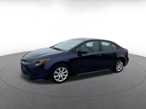 Used 2025 Toyota Corolla LE image 8