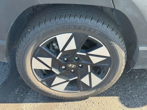 Used 2024 Hyundai Kona SEL FWD image 12