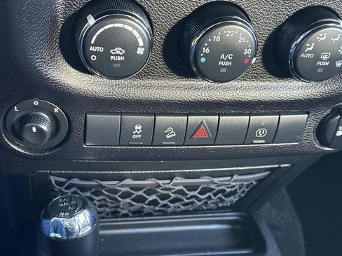 Used 2018 Jeep Wrangler Unlimited Sahara w/ Dual Top Group image 19