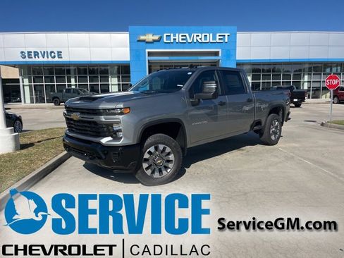 Used 2026 Chevrolet Silverado 2500 Custom w/ Custom Value Package image 1