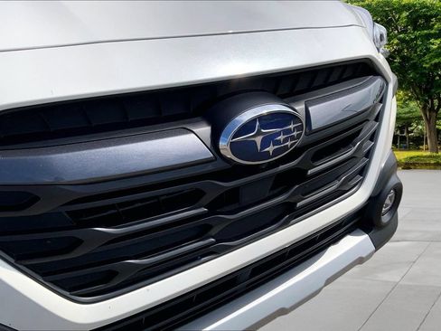 Used 2023 Subaru Outback Touring AWD/4WD image 32