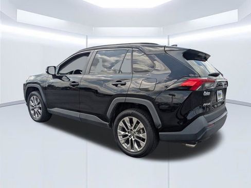Used 2023 Toyota RAV4 XLE Premium FWD image 6