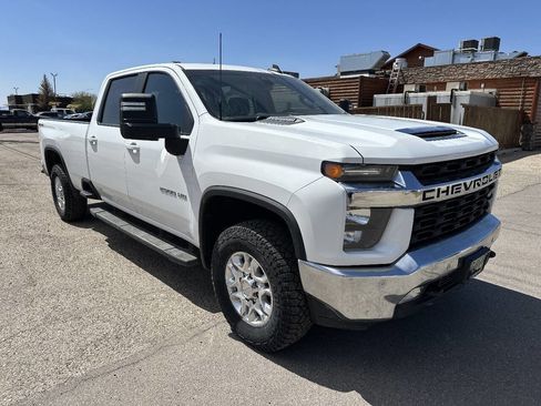 Used 2020 Chevrolet Silverado 2500 LT w/ Convenience Package image 6