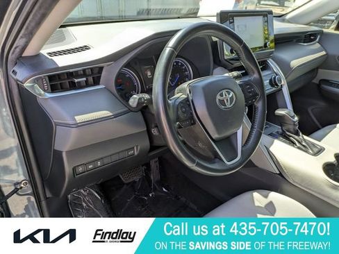 Used 2021 Toyota Venza LE AWD/4WD image 14