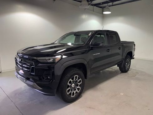Certified 2023 Chevrolet Colorado Z71 w/ Z71 Convenience Package 2 AWD/4WD image 3