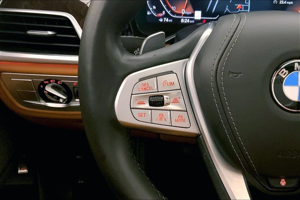 Used 2022 BMW 750i xDrive w/ Luxury Rear Seating Package AWD/4WD image 18