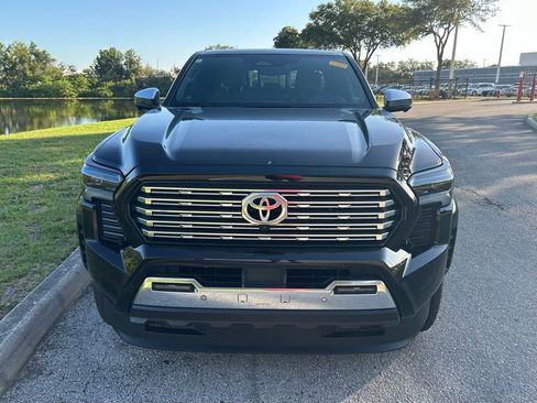 Used 2025 Toyota Tacoma Limited AWD/4WD image 9