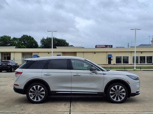 Certified 2022 Lincoln Corsair Reserve w/ Luxury Package FWD image 21
