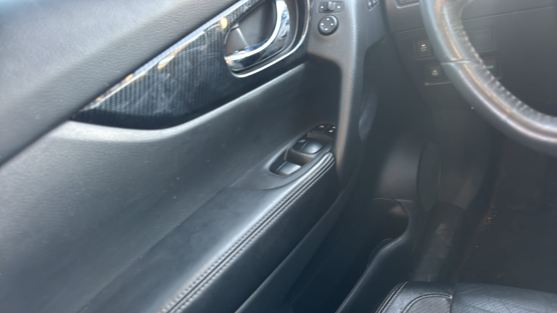 Used 2017 Nissan Rogue SL w/ SL Premium Package FWD image 19