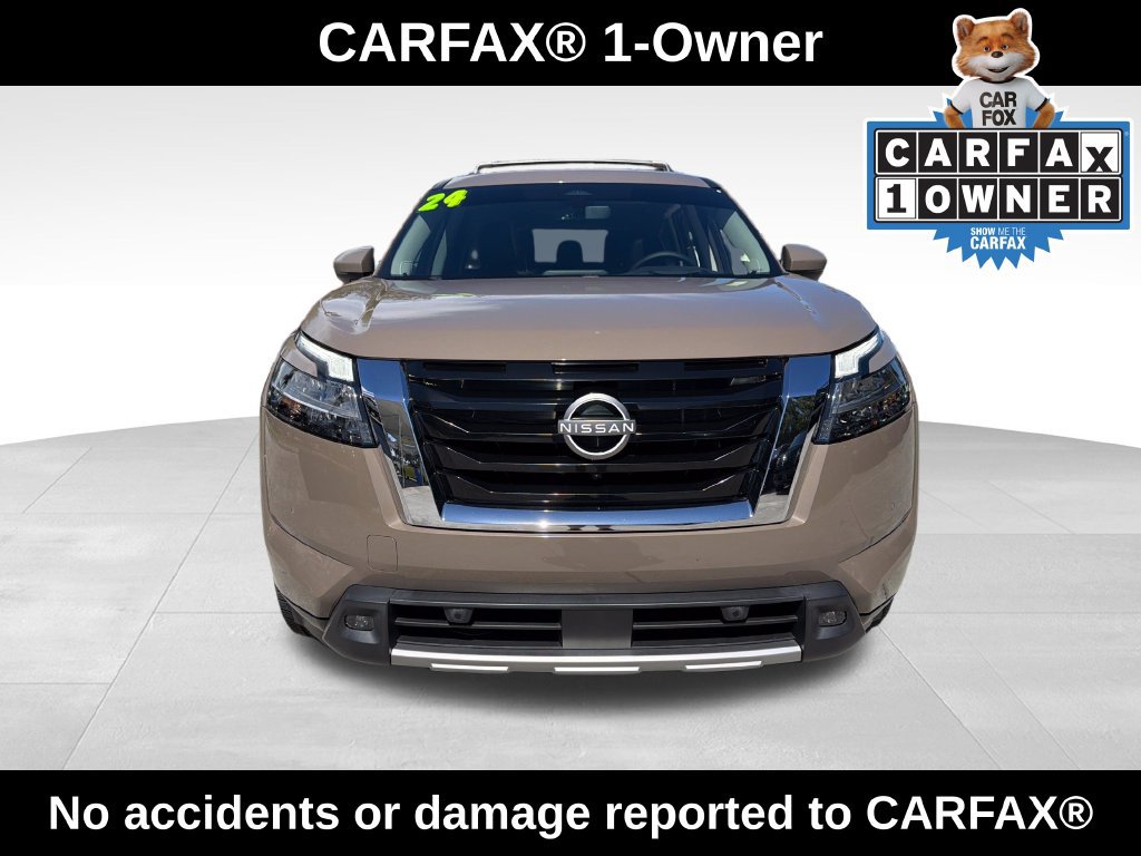 Used 2024 Nissan Pathfinder Platinum FWD image 2