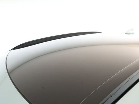 Used 2025 Genesis GV60 Advanced image 8