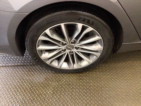Used 2016 Hyundai Genesis 3.8 RWD image 26