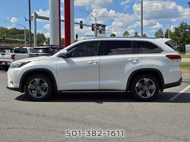 Used 2019 Toyota Highlander Limited Platinum FWD image 2