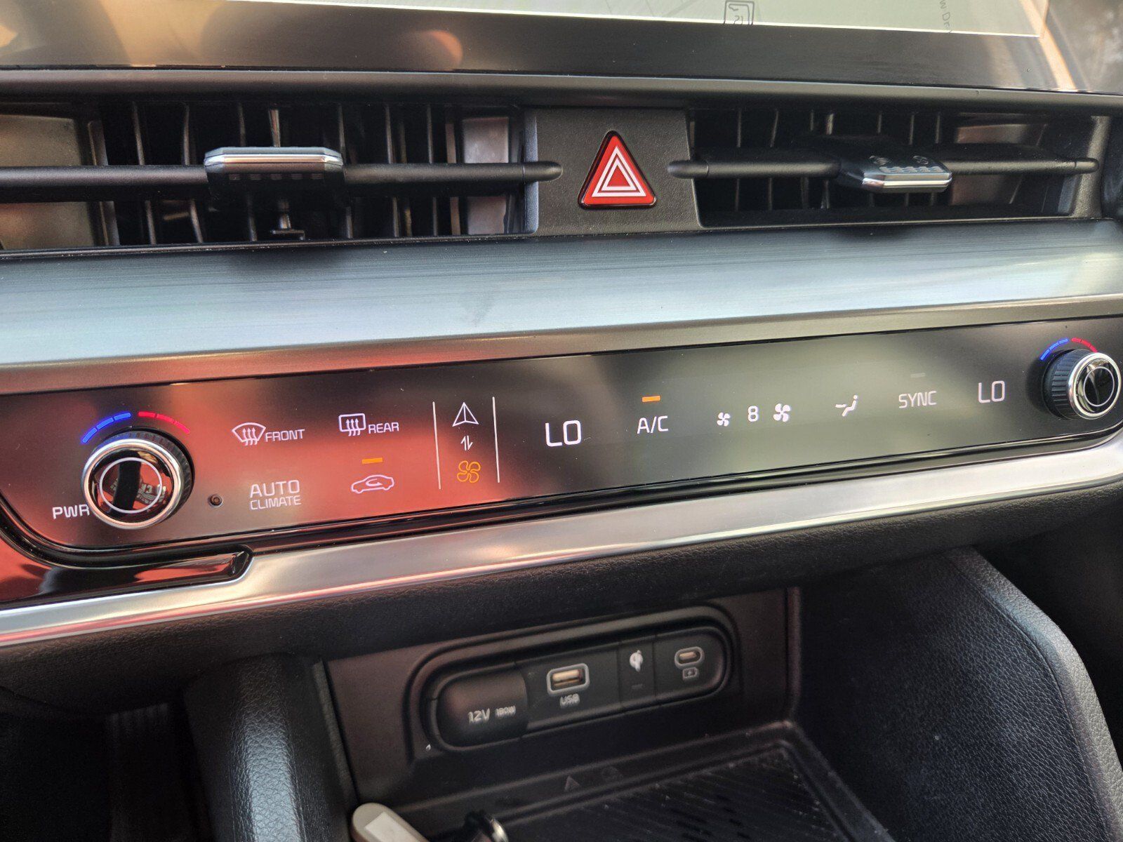 Used 2023 Kia Sportage EX FWD image 29