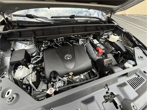 Used 2022 Toyota Highlander Platinum FWD image 32